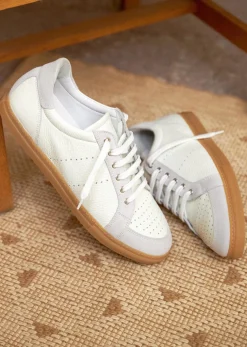 Harper Sneakers