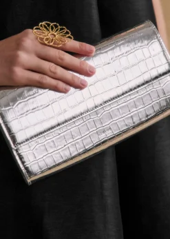 Leonie Pouch